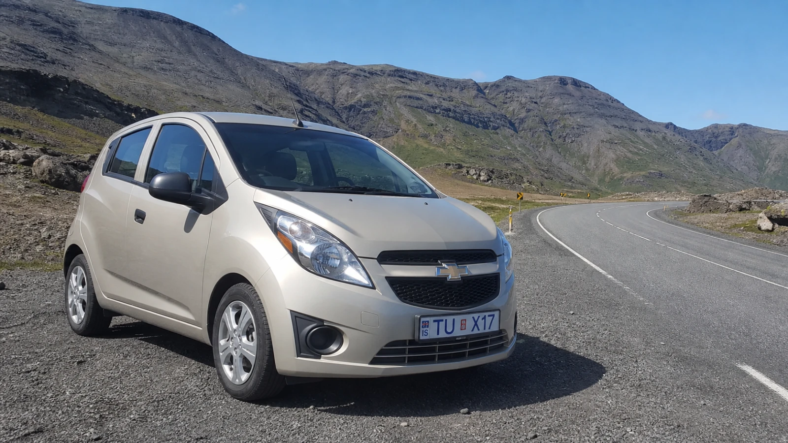 Chevrolet Spark economy car hire Keflavík no deposit