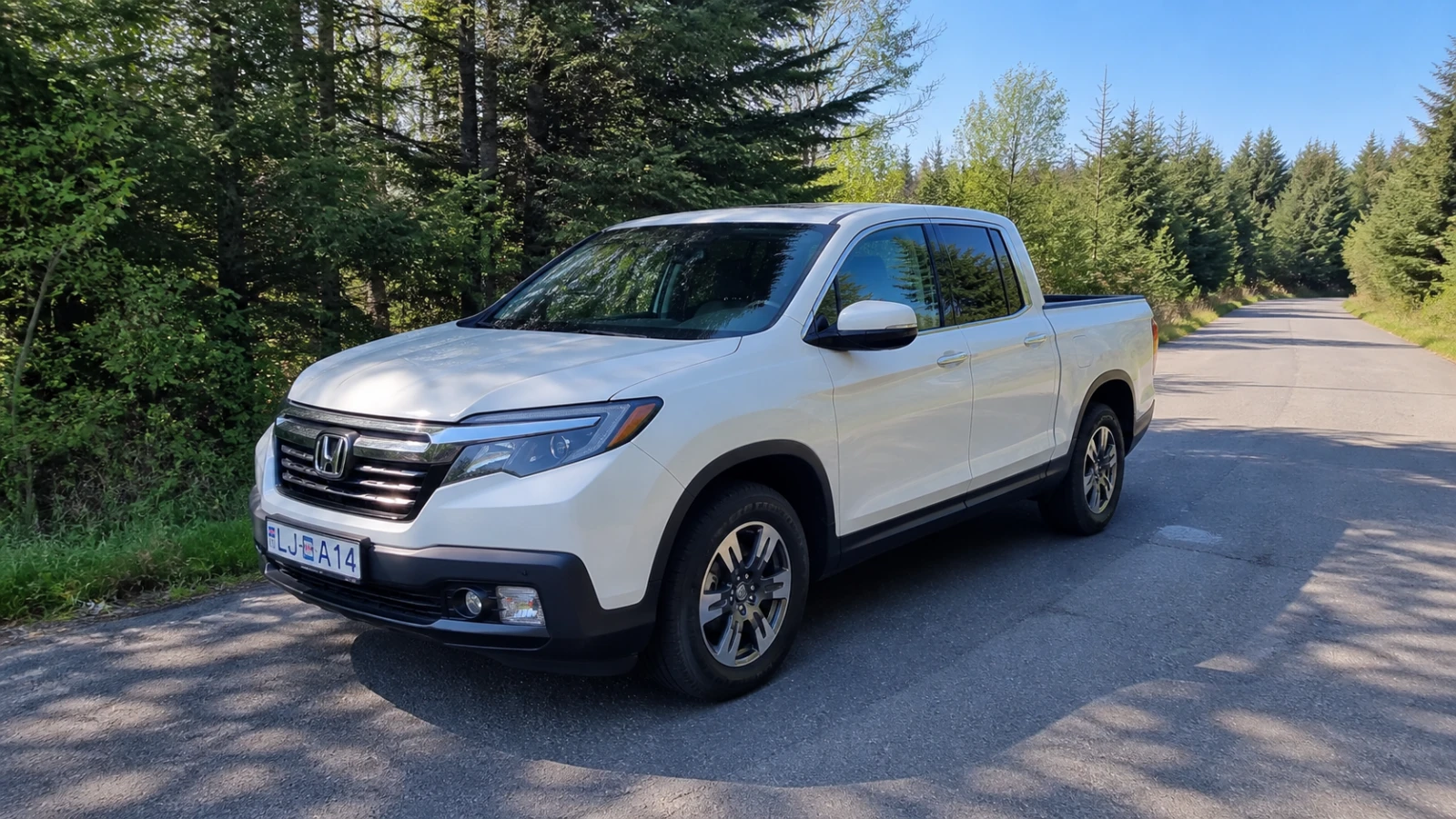 Honda Ridgeline pickup truck rental Keflavík Iceland outdoor adventure